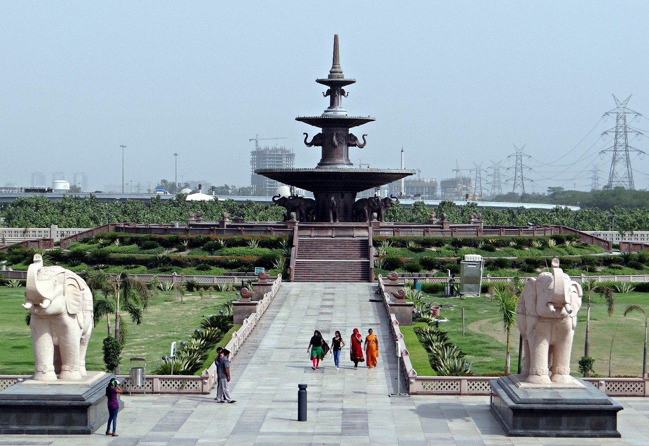 Haridwar to Noida Taxi Service